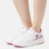 Emporio Armani Sneakers Laag - White/Pink -Caprice Winkel 2a1d563307354de58236ee9ac7548319