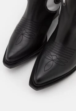 ALOHAS Mount Dallas- Cowboy-/Bikerlaarzen - Black -Caprice Winkel 317eb548b98c41508fc82eedeb23562f