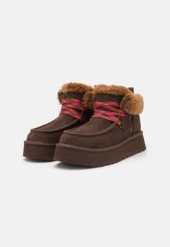 Ugg Funkarra Cabin Cuff - Enkellaarsjes Met Plateauzool - Burnt Cedar -Caprice Winkel 4d4919de5f98422db4d164ebe5efa398