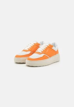 COPENHAGEN Cph1 - Sneakers Laag - Orange -Caprice Winkel 57d0da1b71dc4f19afb803d8ba6b9aac