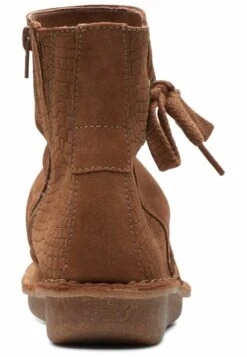 Clarks Enkellaarsjes Met Plateauzool - Dark Tan Suede -Caprice Winkel 5b2acc8b32bf4e7ca2edb5d9aa5f6db3