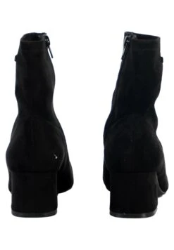 Daniela - Korte Laarzen - Noir Suede -Caprice Winkel 5bdb03fa7b0249d4916e4cd9200e520f