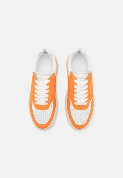COPENHAGEN Cph1 - Sneakers Laag - Orange -Caprice Winkel 5c90e57ef9074f7bb4f194991d39e4ce