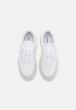 CLAUDIE PIERLOT Sneakers Laag - Blanc -Caprice Winkel 6be78d3cf6a647f0a93c6e551cdb34ba