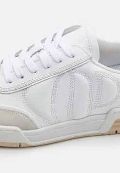 CLAUDIE PIERLOT Sneakers Laag - Blanc -Caprice Winkel 72d6680aec0745a89a1e06779b0be391