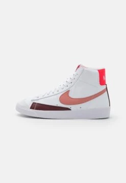Nike Sportswear Blazer Mid '77 Next Nature - Sneakers Hoog - White/Red Stardust/Night Maroon/Siren Red/Black/Volt -Caprice Winkel 7a46cc13952641b597b9101b6613bb4e