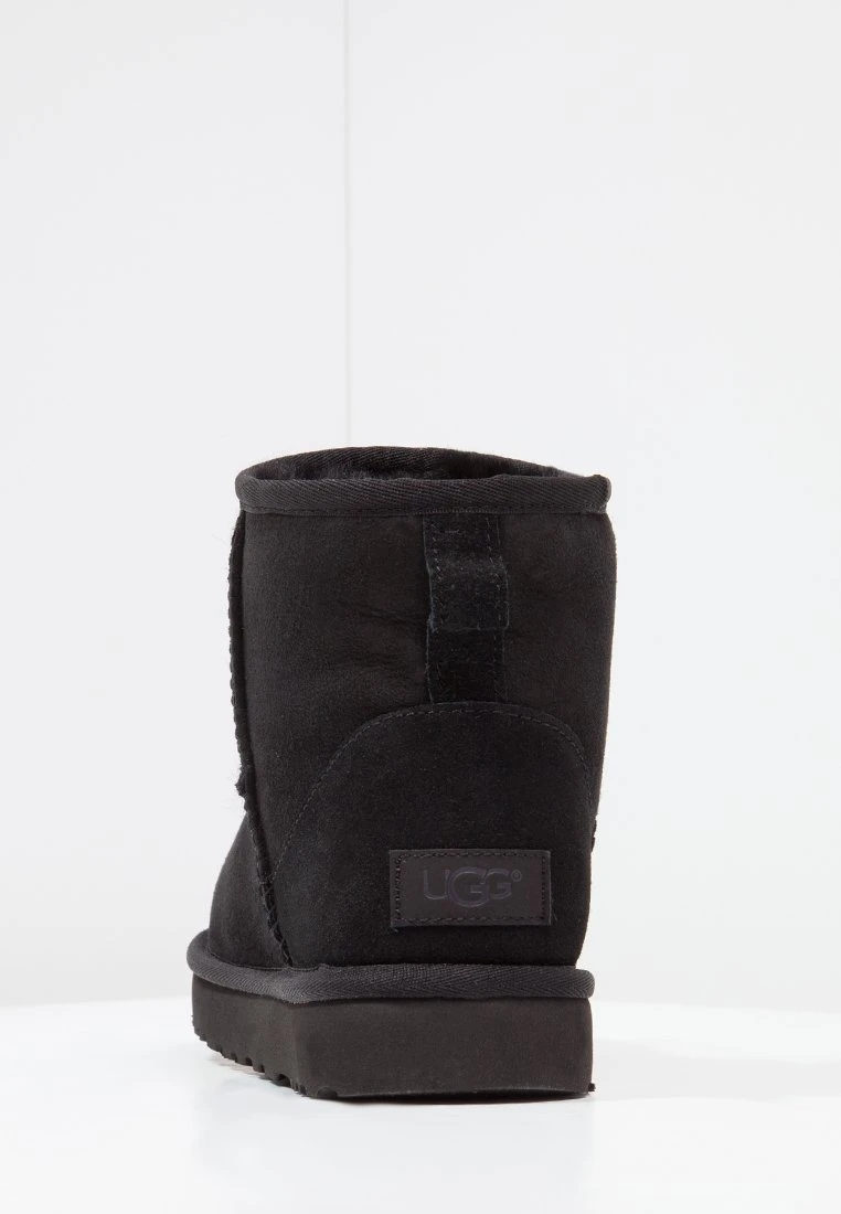 Ugg Classic Mini - Korte Laarzen - Black 8 Ugg Classic Mini - Korte Laarzen - Black - Afbeelding 6