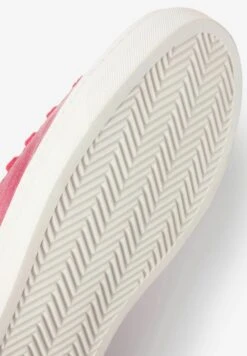 Next Signature Forever Comfort® Raw Cut - Sneakers Laag - Pink -Caprice Winkel 7ef4c003ba9c472ea3967d1535fc4667