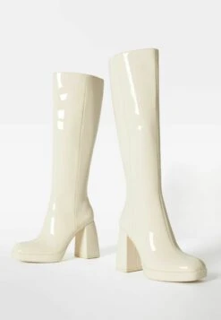 BERSHKA Laarzen - Off-White -Caprice Winkel 8e5b3f764f50475d8ca2f870b498931f