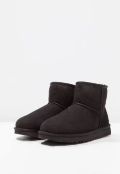 Ugg Classic Mini - Korte Laarzen - Black 15 Ugg Classic Mini - Korte Laarzen - Black -Caprice Winkel 8f5f1153b2b14ed8bbfe614ef767b60c