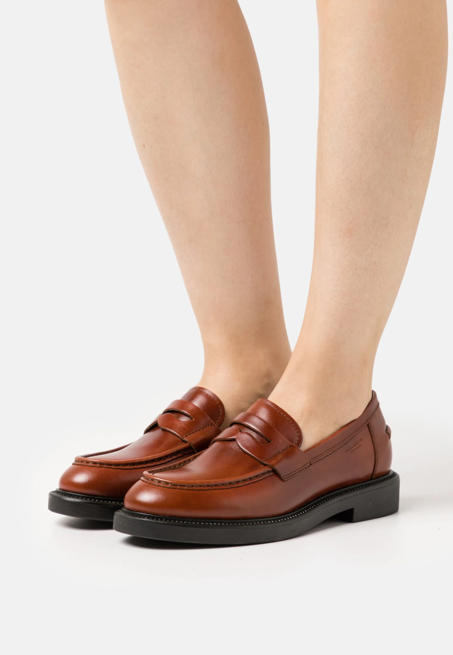 Vagabond Alex- Instappers - Cognac 3 Vagabond Alex- Instappers - Cognac