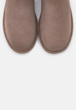 Ugg Classic Mini - Korte Laarzen - Caribou -Caprice Winkel aa5d8cf4fcde4b8db2fcece63b7d375a
