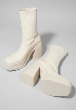 BERSHKA Fitted 11103160 - Enkellaarsjes Met Plateauzool - Off White -Caprice Winkel aa9b9c093f854d0b888f51efe5ed633f