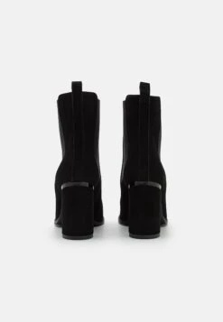 Calvin Klein Cup Chelsea Boot - Enkellaarsjes Met Hoge Hak - Black -Caprice Winkel e54fa6ad6310486aa55efaaa43771c02