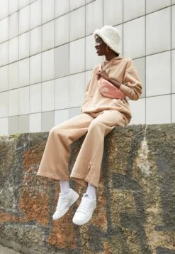 Nike Sportswear Dunk- Sneakers Laag - White -Caprice Winkel e6259915bd67446a8c9278de87f95178