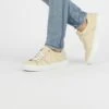Sneakers Laag - Ecru -Caprice Winkel e9201a79fb1445088707a95aab00ffdf