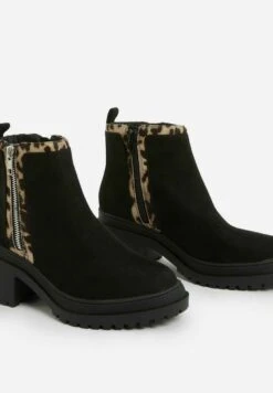 Wide Fit Animal Trim Chunky - Enkellaarsjes Met Plateauzool - Black -Caprice Winkel fee4d110beb746faa6d390c7475cc618